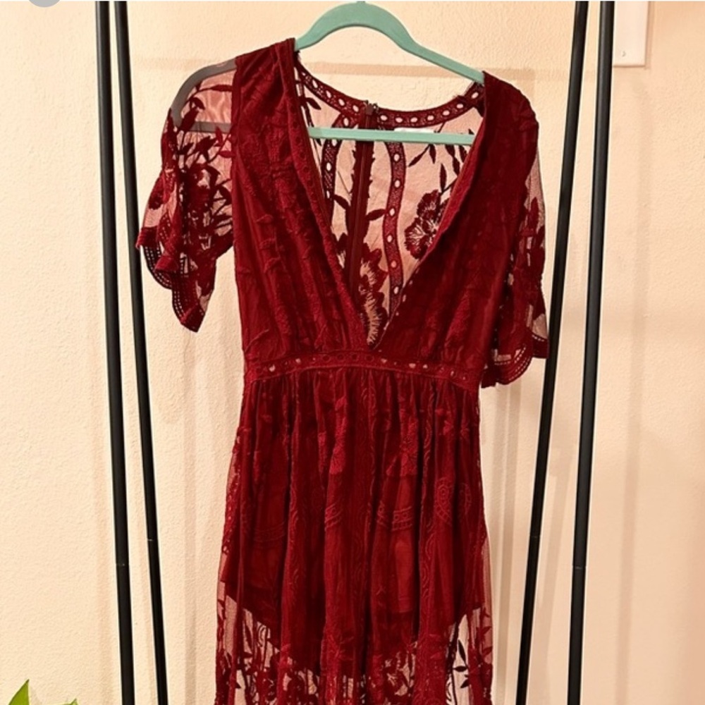 Elegant Red Lace Maxi Dress fits a MEDIUM - Picture 1 of 1